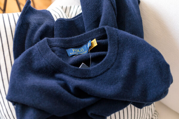The Unbeatable Navy Cashmere Crewneck [Four Makers Under $400 Compared] –  Menswear Musings
