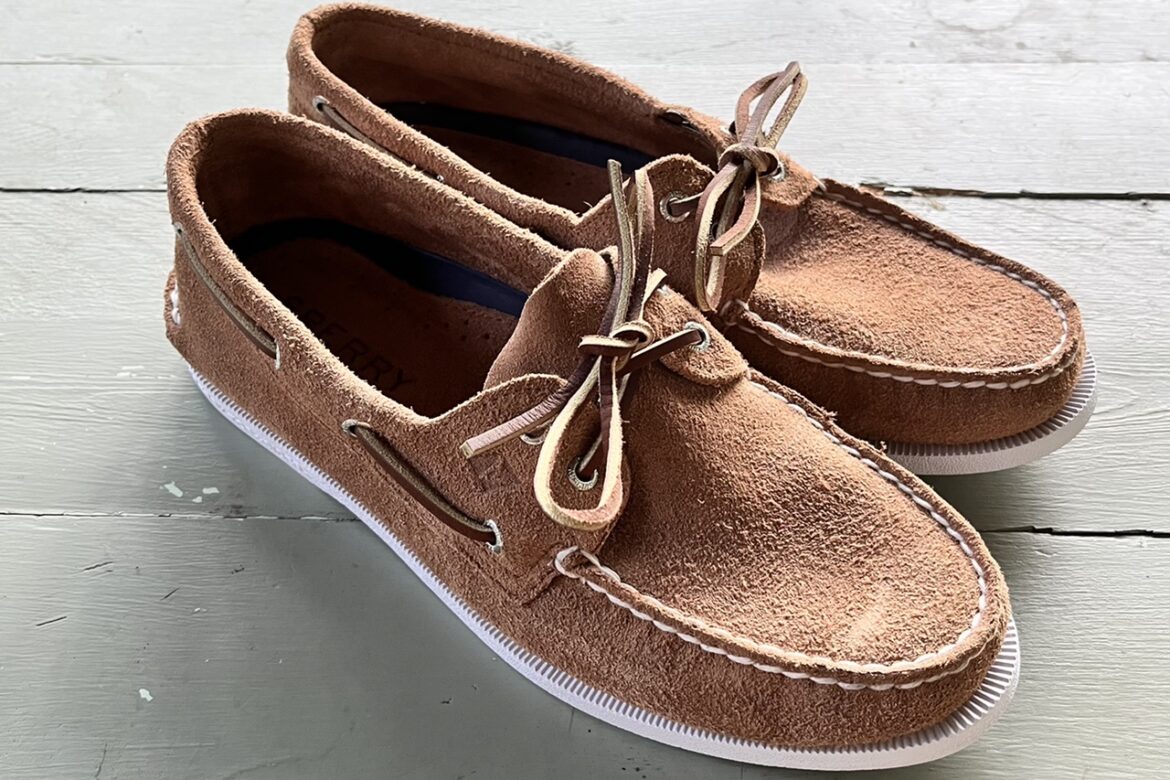 sperry suede boat shoes